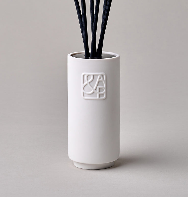 AUGUST&PIERS Muse Ceramic Diffuser 200ml displayed on a neutral background.